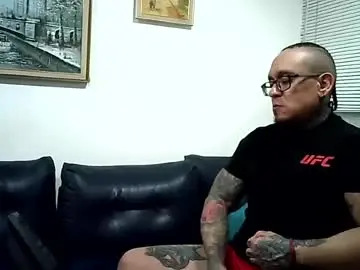 Chaturbate Sex Cam of ayrton_naffah2