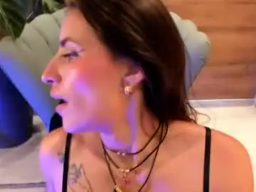 Chaturbate Best live sex cam show of reyasimos