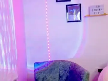 Chaturbate Best live sex cam show of emily_lindey_