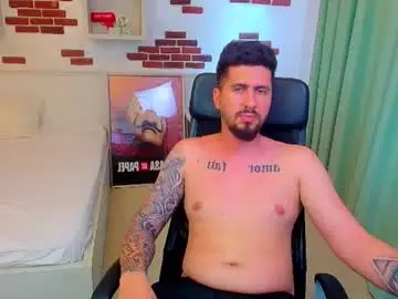 Chaturbate Sex Cam of loganstroud
