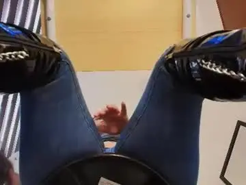 Chaturbate Free Porn Cam of sophie_littles