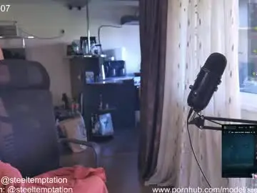 Chaturbate Live Sex Cam of tickle_my_pickle07