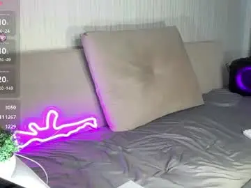 Chaturbate Live Sex Cam of travis_gracile