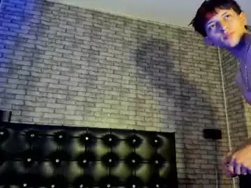 Chaturbate Live Sex Cam of moonkissedboy