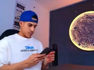 Chaturbate Live Sex Cam of duran_dhikol1