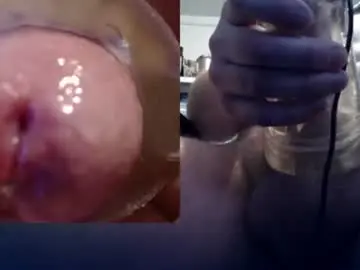 Chaturbate Live Porn of geeky___dick