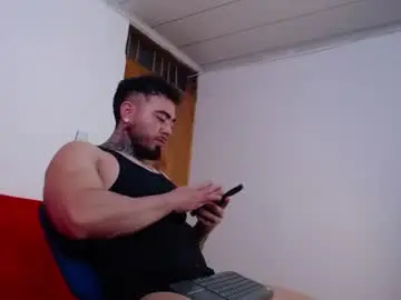 Chaturbate Watch Live Sex Cams of tommyblessd1