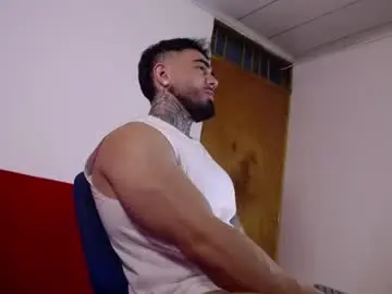 Chaturbate Live Porn of tommyblessd1