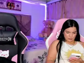 Chaturbate Live Sex Cam of cristal_smith20