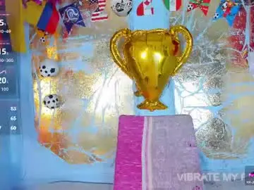 Chaturbate Live Sex Cam of dakota_flame_cr