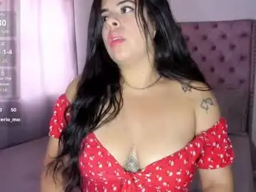 Chaturbate Live Sex Cam of carolinewhite01