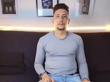 Chaturbate Adult Webcam of emiliocum_24