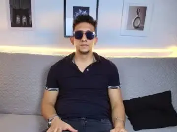 Chaturbate Sex Chat of emiliocum_24