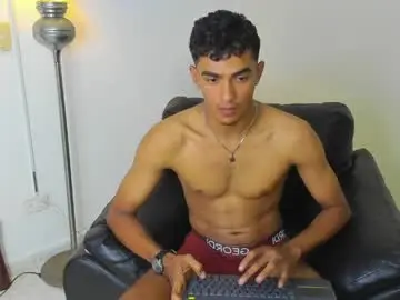 Chaturbate Live Sex Cam of alejandro_williams