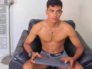 Chaturbate Free Porn Cam of alejandro_williams