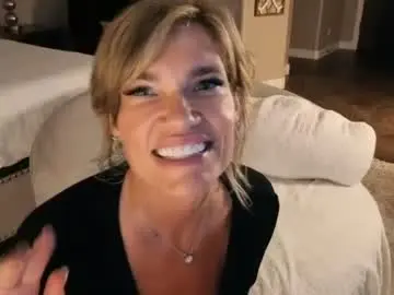 Chaturbate Adult Video Chat of hot_wife_amber