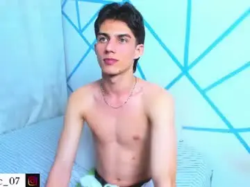 Chaturbate Live Sex Cam of liam_scott77