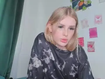 Chaturbate Live Sex Cam of krisi_myrr