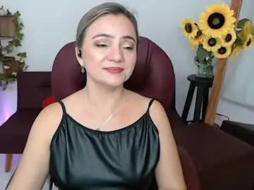 Chaturbate Live Sex Cam of lilly_milf