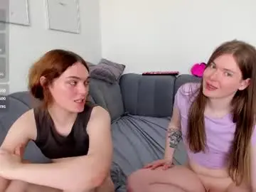 Chaturbate Live Sex Cam of stassie_mil