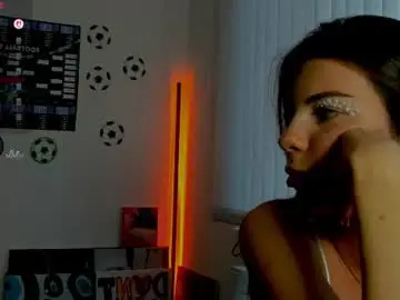 Chaturbate Live Sex Cam of andrea__bass