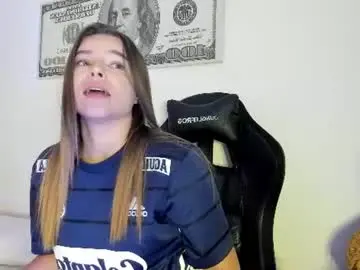 Chaturbate Live Sex Cam of suzan__cooper2