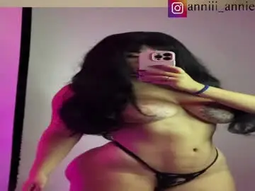 Chaturbate Live Porn of annie_snow_