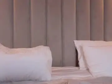 Chaturbate Live Sex Cam of moniqueeass