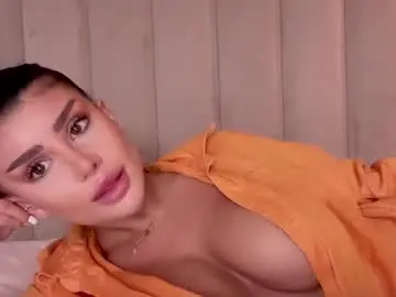Chaturbate Live Sex Cam of moniqueeass