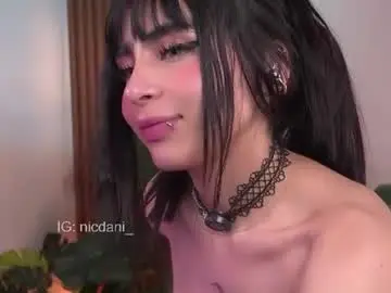 Chaturbate Best live sex cam show of nicdani_1