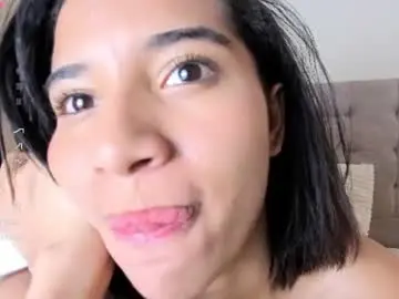 Chaturbate Nude Webcam of emily_bruss