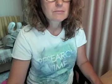 Chaturbate Adult Video Chat of lauraoven1