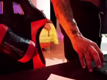 Chaturbate Sex Cam of adam_valencia