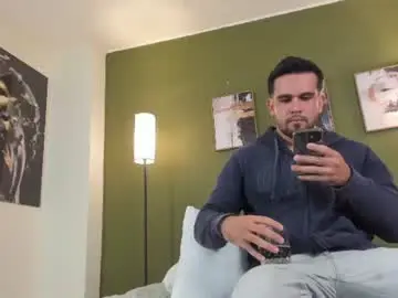 Chaturbate Nude Webcam of fatdick_1