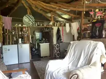 Chaturbate Live Sex Cam of wildforestmuse