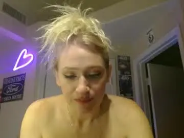 Chaturbate Adult Webcams of braindeadbetty
