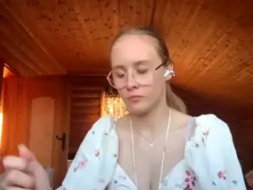 Chaturbate Adult Video Chat of merlenenewcomb