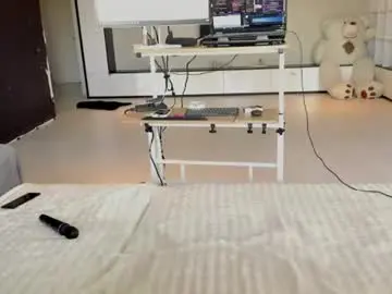 Chaturbate Live Sex Cam of aryahunt