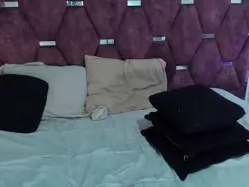 Chaturbate Live Sex Cam of rossmildrey