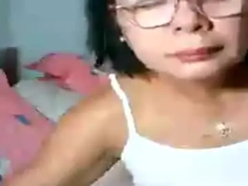 Chaturbate Best live sex cam show of mombastic55