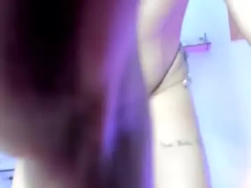 Chaturbate Live Sex of juli_santos_22