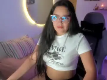 Chaturbate Live Sex Cam of juli_santos_22