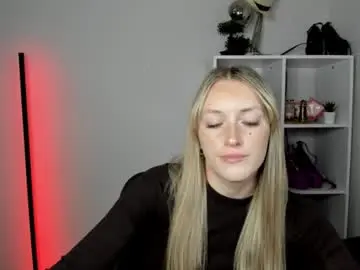 Chaturbate Live Sex Cam of evelynblond