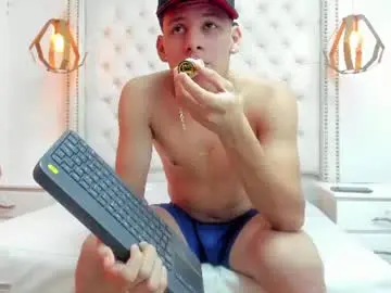 Chaturbate Live Sex of carl_west2