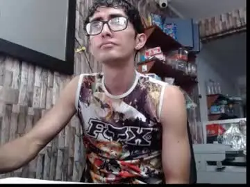 Chaturbate Live Sex Cam of jhosuamoore2