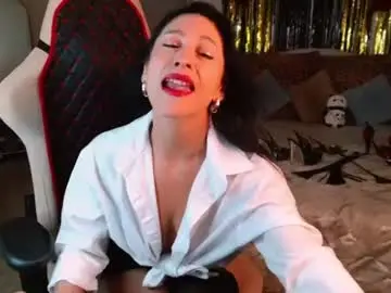 Chaturbate Live Sex Cam of leilamurray