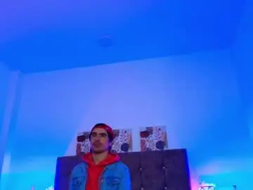 Chaturbate Live Sex Cam of ethan_briggs