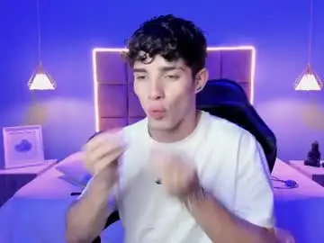 Chaturbate Free Porn Cam of alejootwink