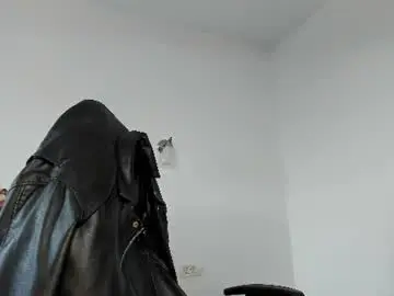 Chaturbate Watch Live Sex Cams of alphagodleatherking92