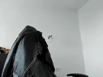 Chaturbate Watch Live Sex Cams of alphagodleatherking92